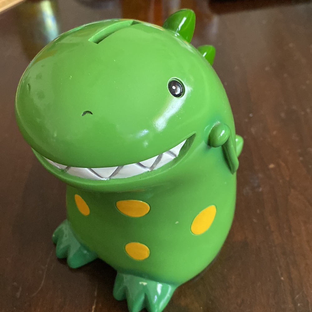 🦖CUTE DINO BANK🦖💚Like new condition! Soooooo bright & adorable. 😁